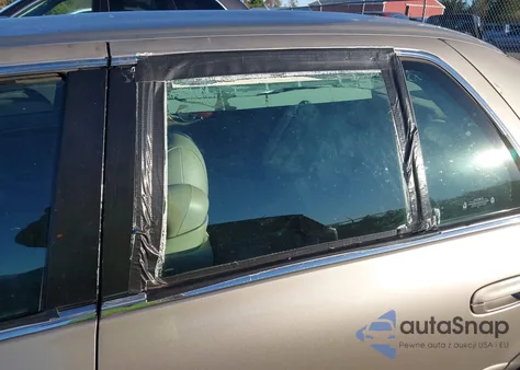 2003 Cadillac Deville Standard z USA, uszkodzony, nr VIN 1G6KD54YX3U142169